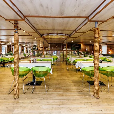 码头水上旅馆 旅馆 *