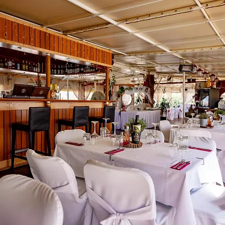 码头水上旅馆 旅馆 *