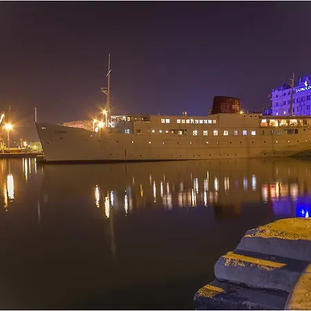Marina Hostel *