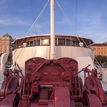 Hostel Marina *