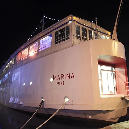 Marina *